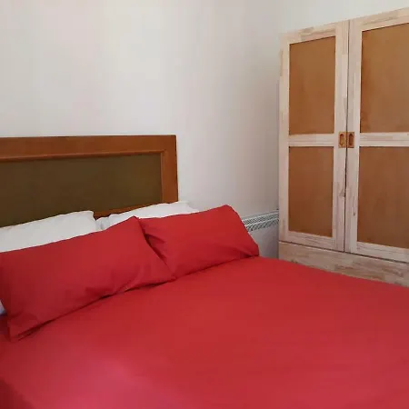 Appartement Lovely Flat In Adamastor Lissabon